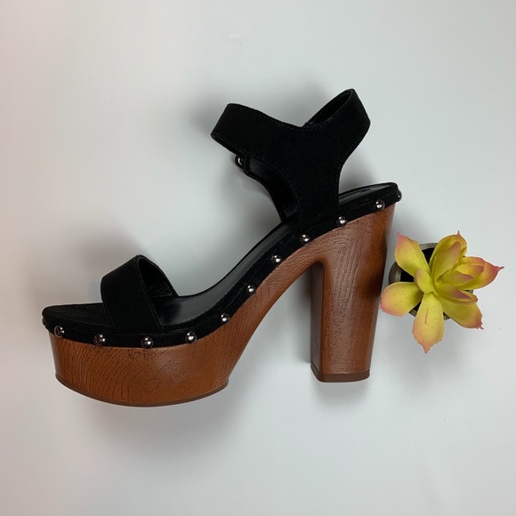 Forever 21 Shoes - FOREVER 21• BLACK CHUNKY STUD SANDALS